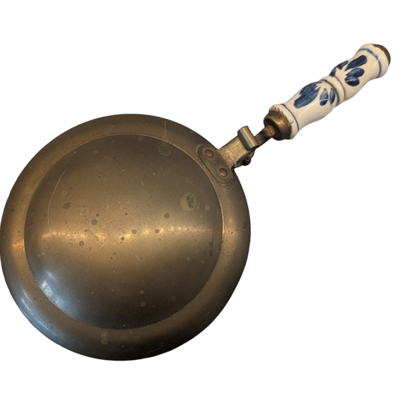 Vintage/Antique Brass footed Crumb Catcher/Silent Butler - Picture 5 of 16